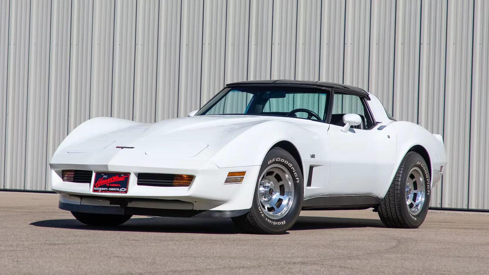 Click to Enlarge-Esc to Close Corvette Generations/C3/C3 1980 Coupe Front Three-qtr.webp